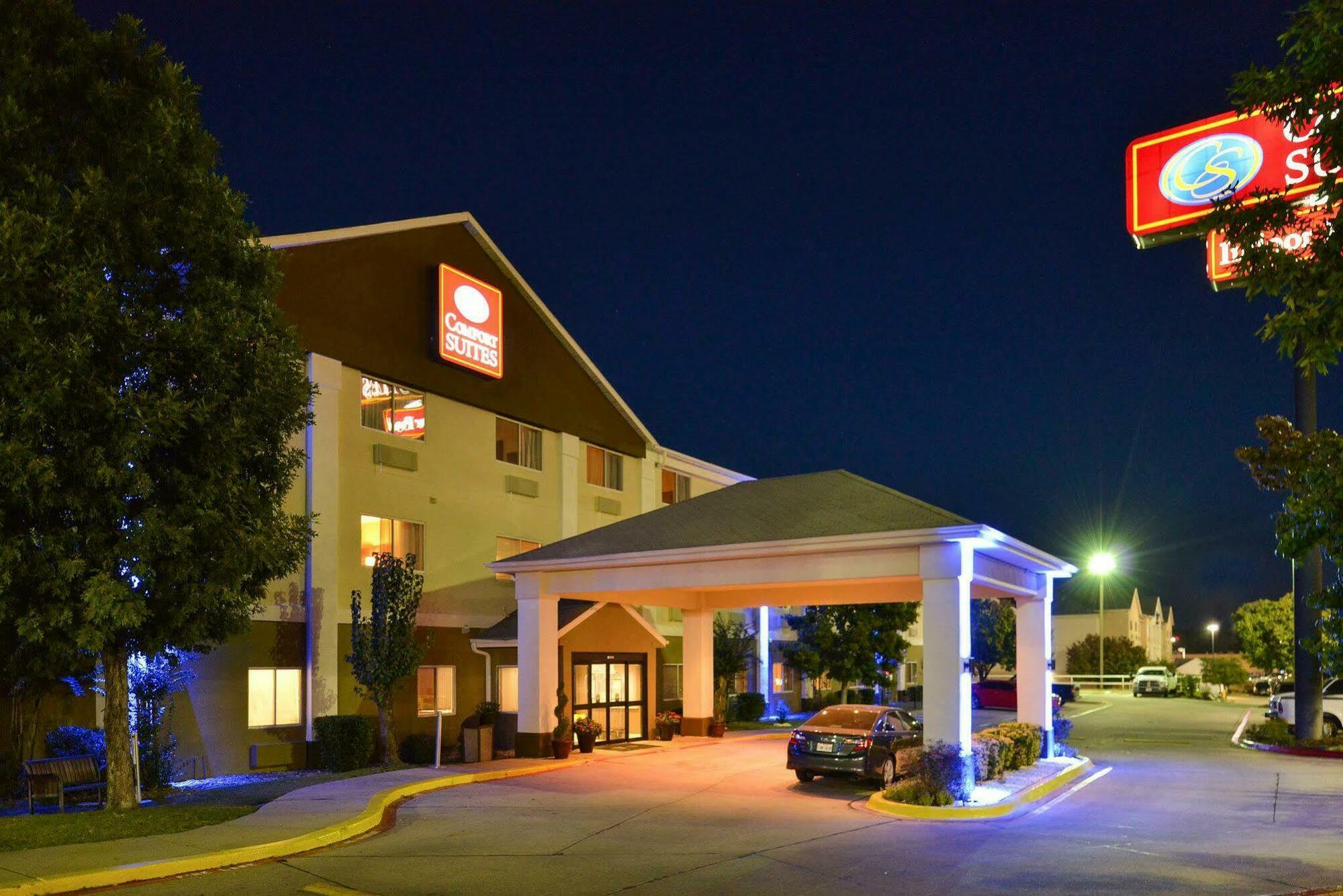 Comfort Suites Longview North Bagian luar foto